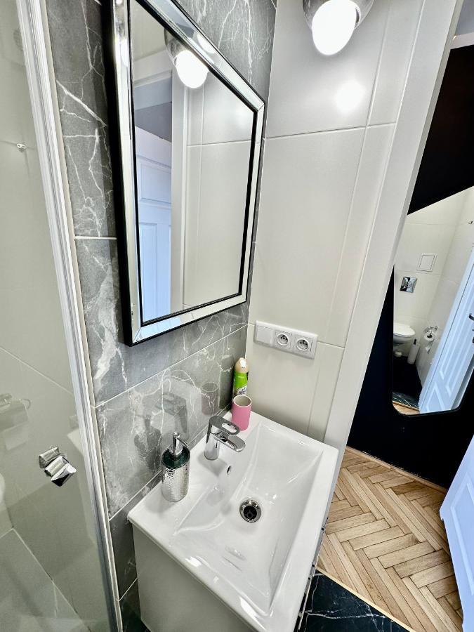 Platinum Metro X2 Wifi 350 Mbs Netflix Hbo Appletv Lägenhet Warszawa Exteriör bild
