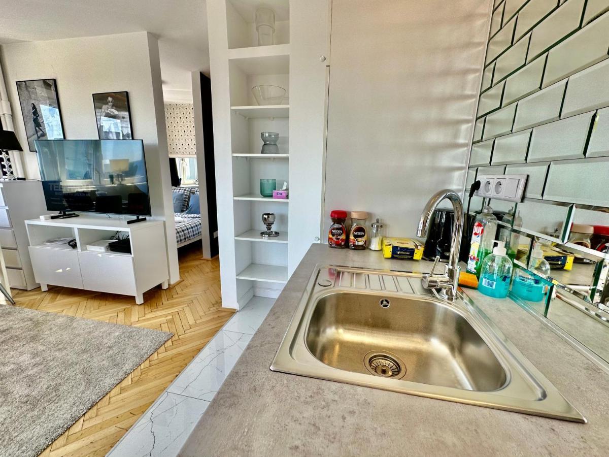 Platinum Metro X2 Wifi 350 Mbs Netflix Hbo Appletv Lägenhet Warszawa Exteriör bild